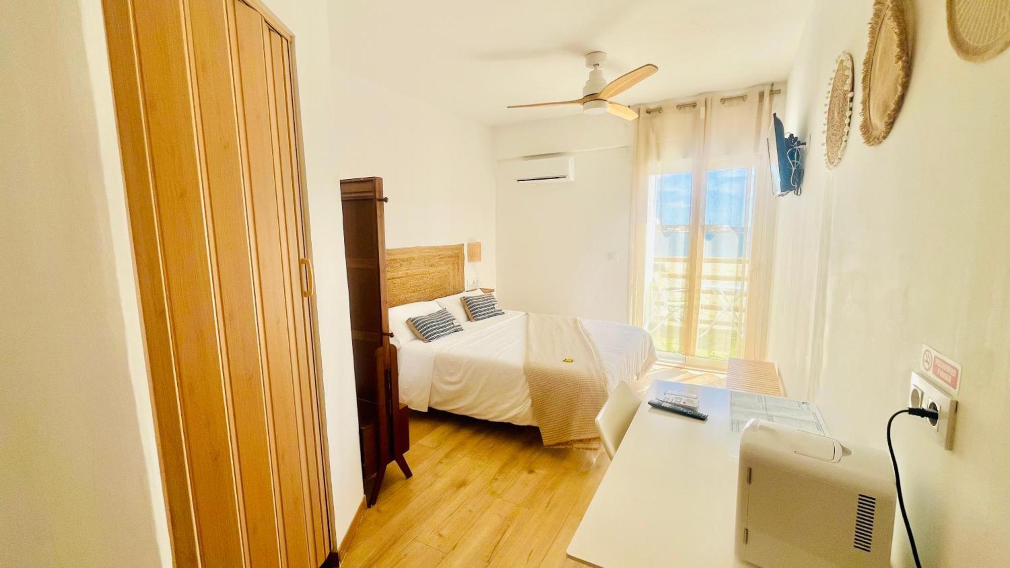 Hostal Playa Dreams Nautico Adults Garrucha Exterior photo
